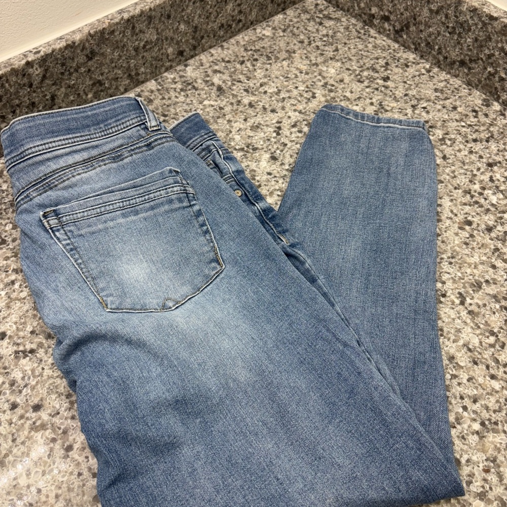 Stylish Light Blue Distressed skinny Jeans - Picture 3 of 9
